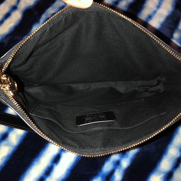 Coach Leather Crossbody 🖤 - Picture 2 of 2